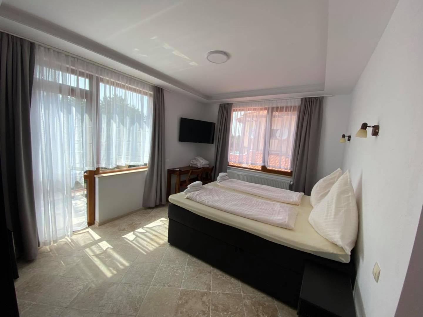 D Villa Mineralni Bani Ngoại thất bức ảnh