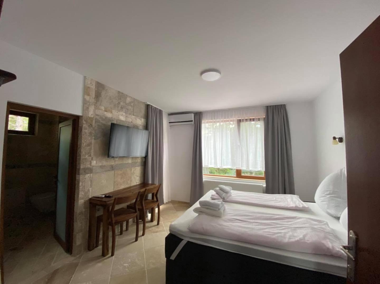D Villa Mineralni Bani Ngoại thất bức ảnh
